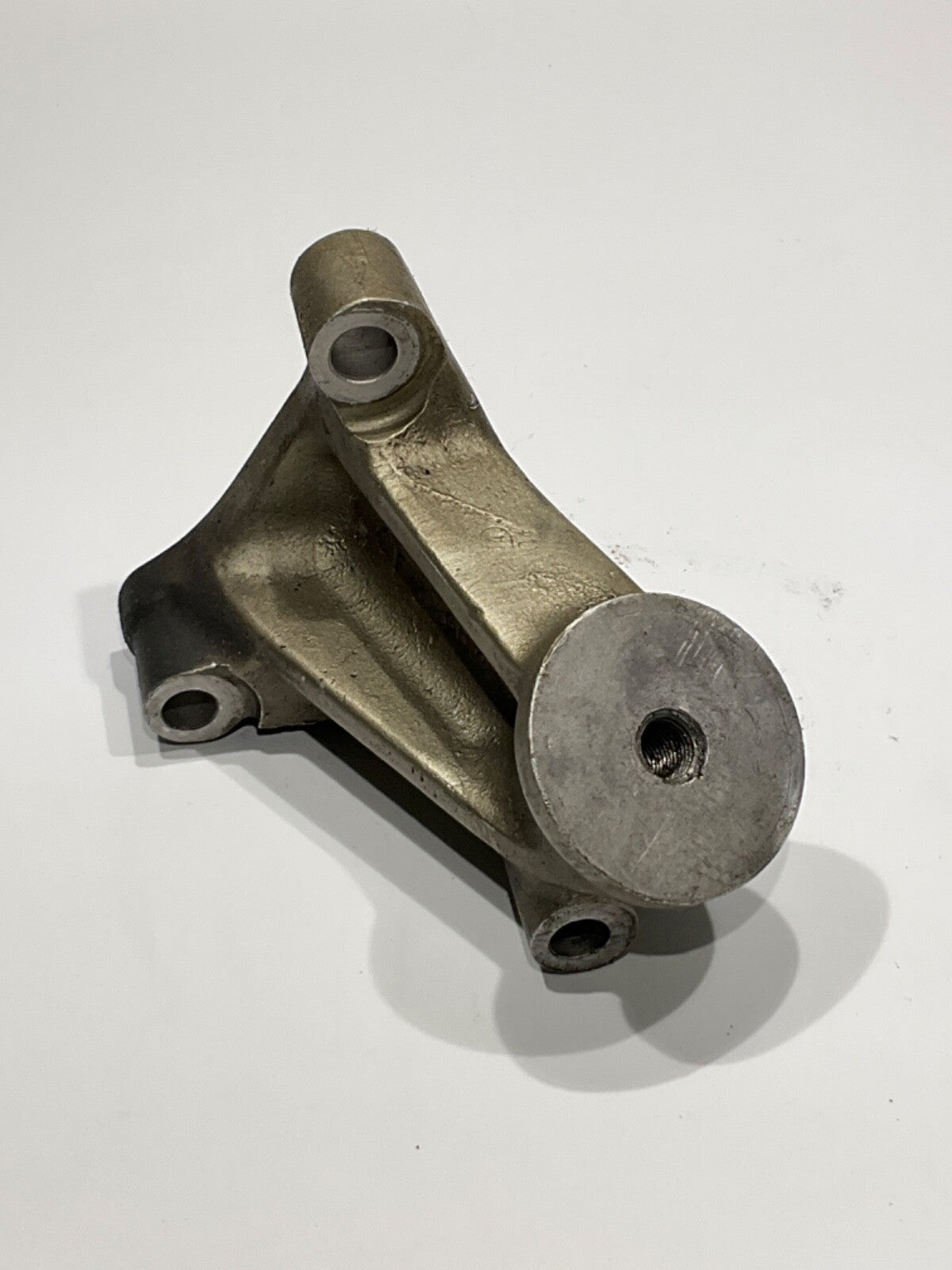 P/N: 630928 TCM Engine Mount Bracket