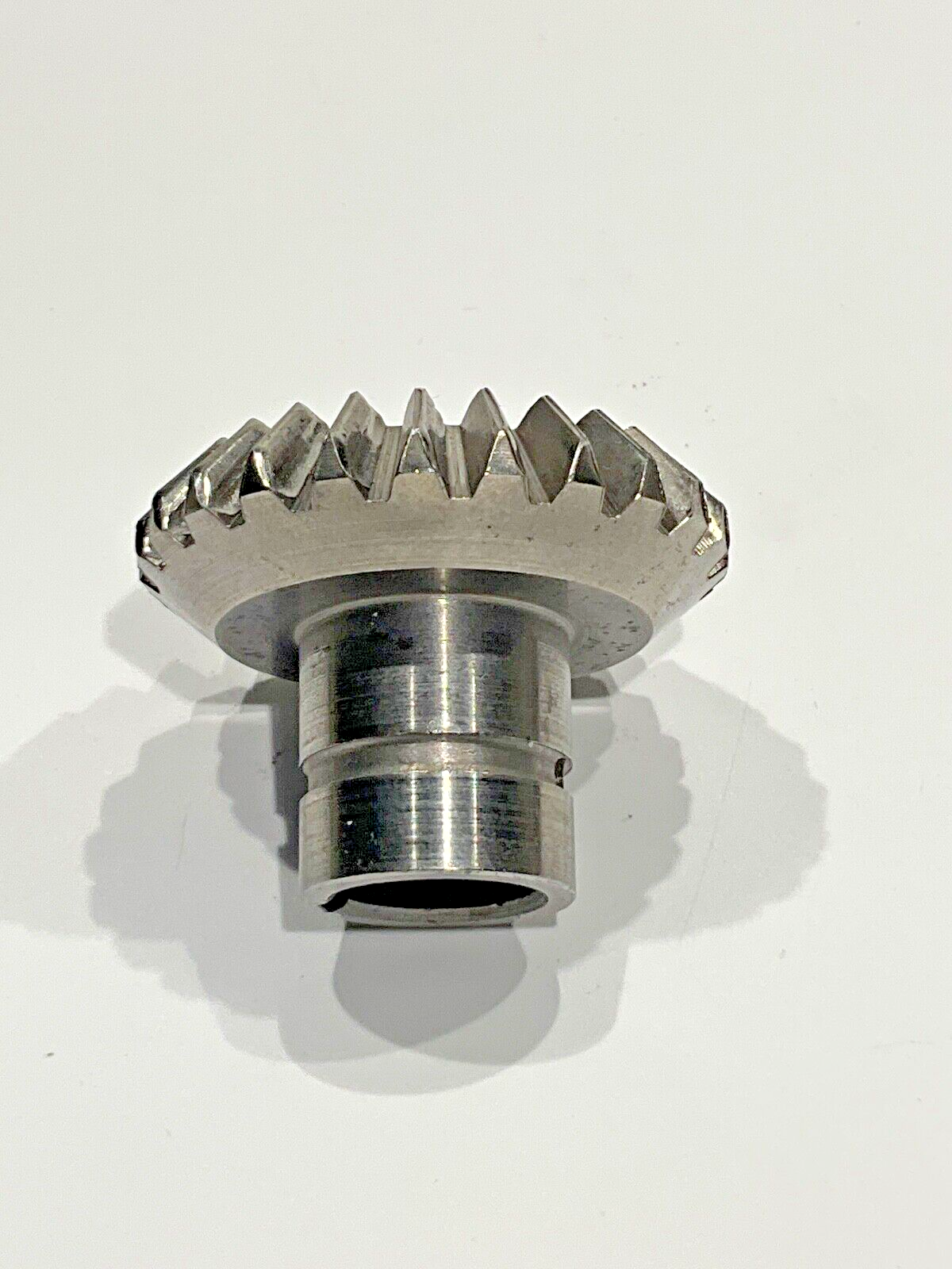 P/N: 632617 TCM Accessory Adapter Gear (AR)