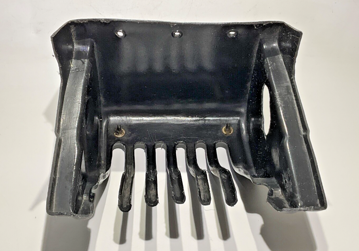 P/N: 105-420020-19 Engine Controls Cover Molding Assy - Upper (AR) - Duchess 76