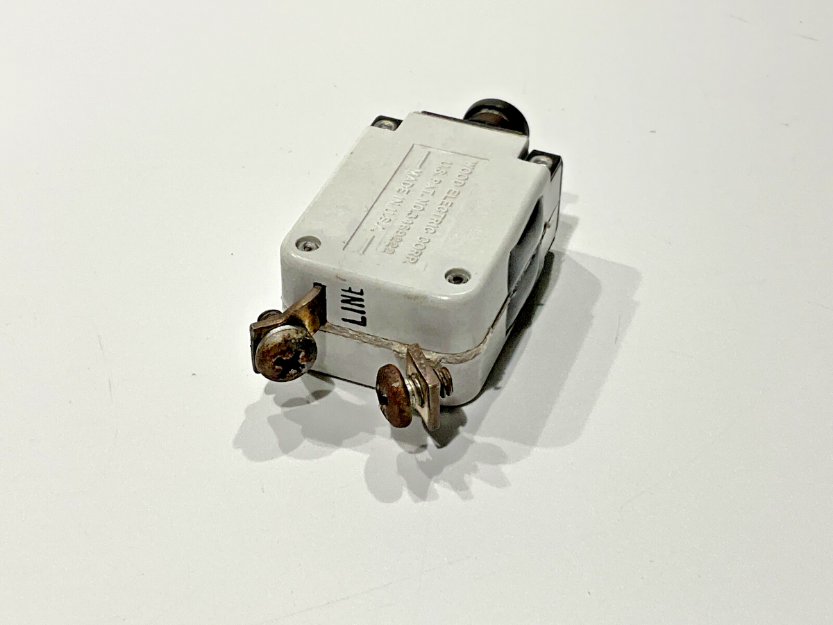 P/N: 507-240-101 Circuit Breaker (AR) - Duchess 76