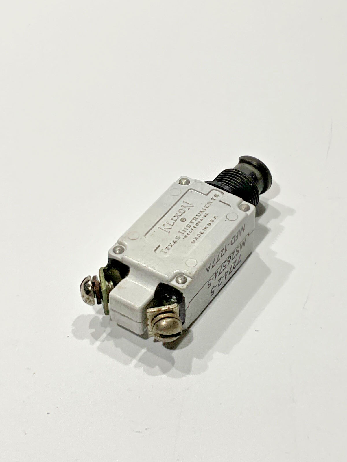 P/N: 7274-2-5 Circuit Breaker - 5 Amp (AR) - Duchess 76