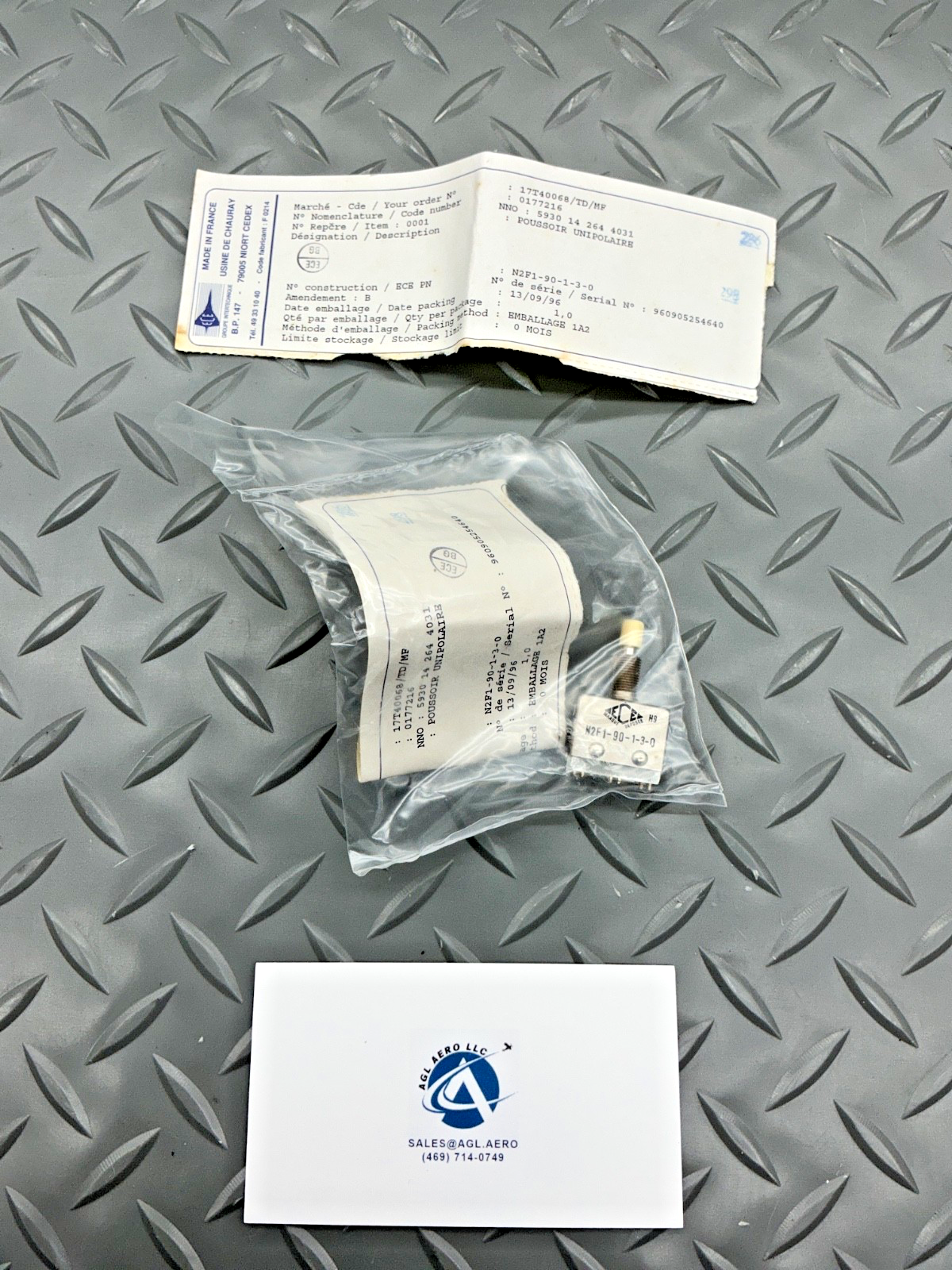 P/N: N2F1-90-1-3-0 ECE Push Button Switch (NOS)