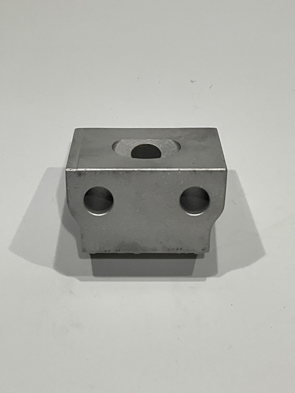 P/N: LW-12390 Engine Mount Bracket (RD)