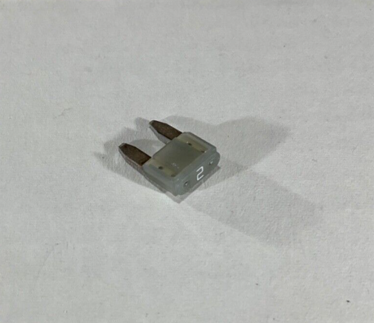 P/N: 51118-002 Fuse 2A 32V MINI ATO (for one)