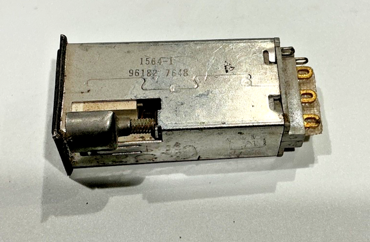 P/N: 1564-1 Aeroval Switch - Push Button Fault Warning (AR) - for one