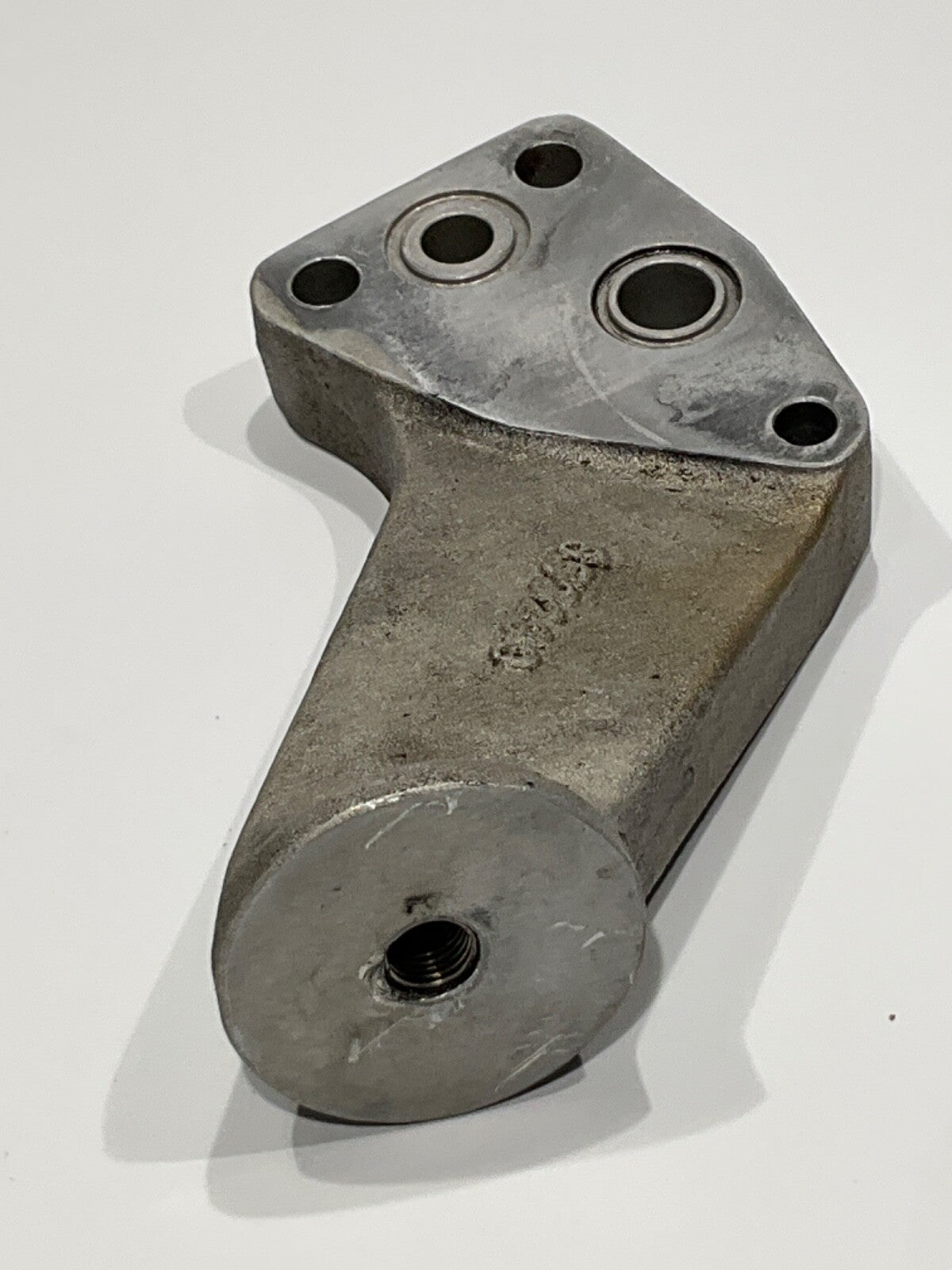 P/N: 653306 TCM Engine Mount Outbd Lower