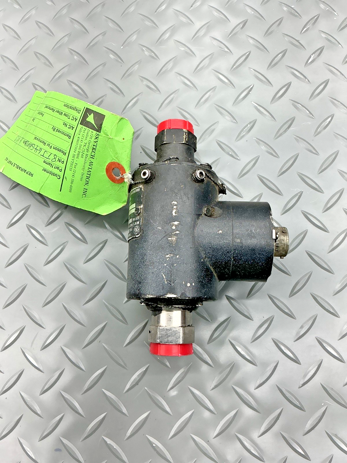 P/N: 8TJJ64GBM3 GE Fuel Transmitter w/Green Tag (AR) - for one