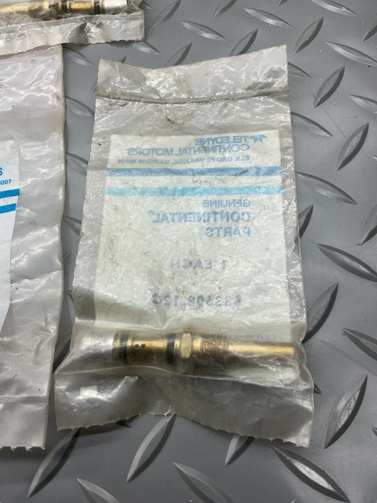 P/N: 633608-12C TCM Fuel Injection Nozzle (NE)