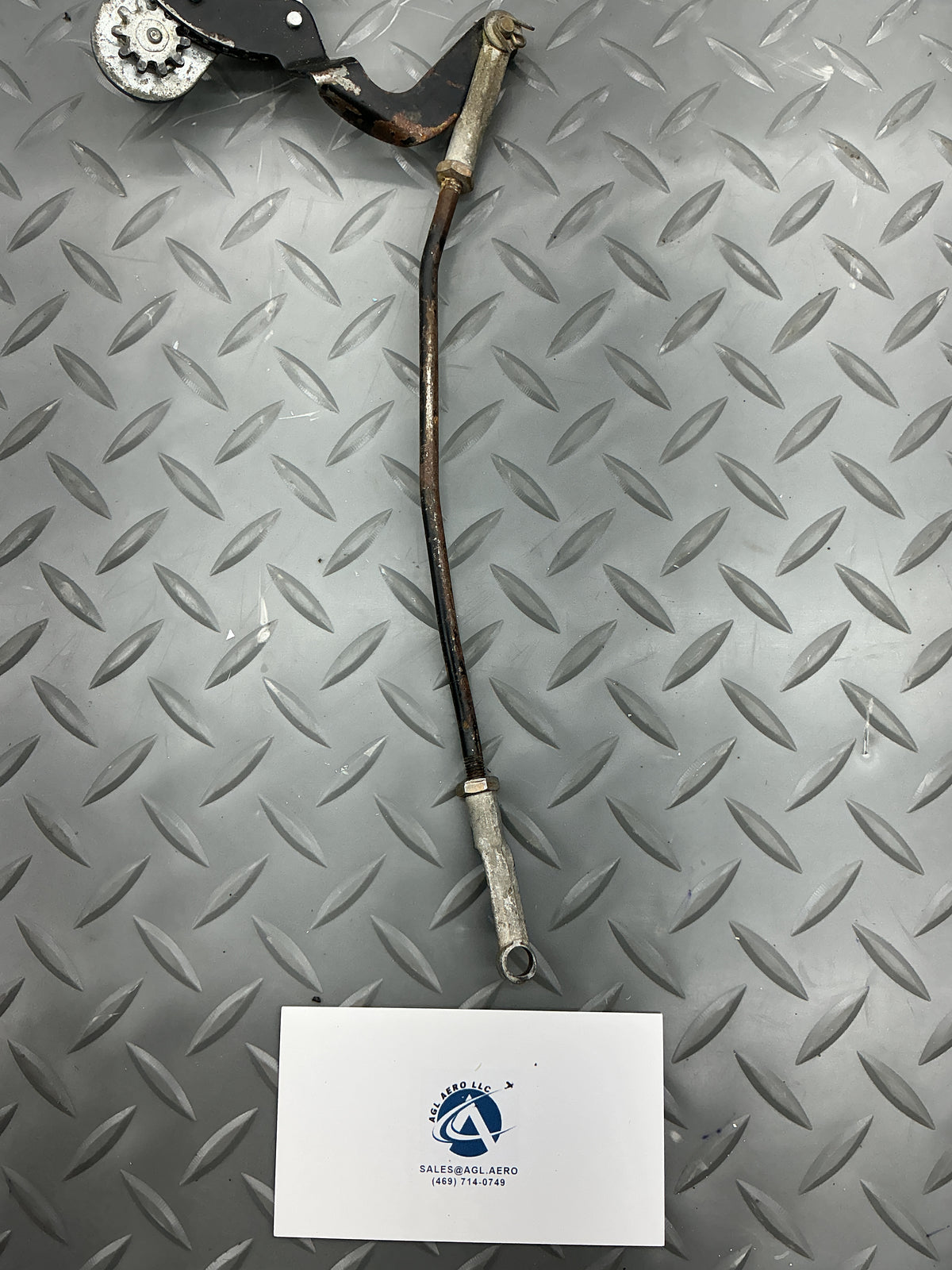 P/N: 24102-000 Piper PA-30 RH Fuel Selector Arm w/ Linkage (AR)