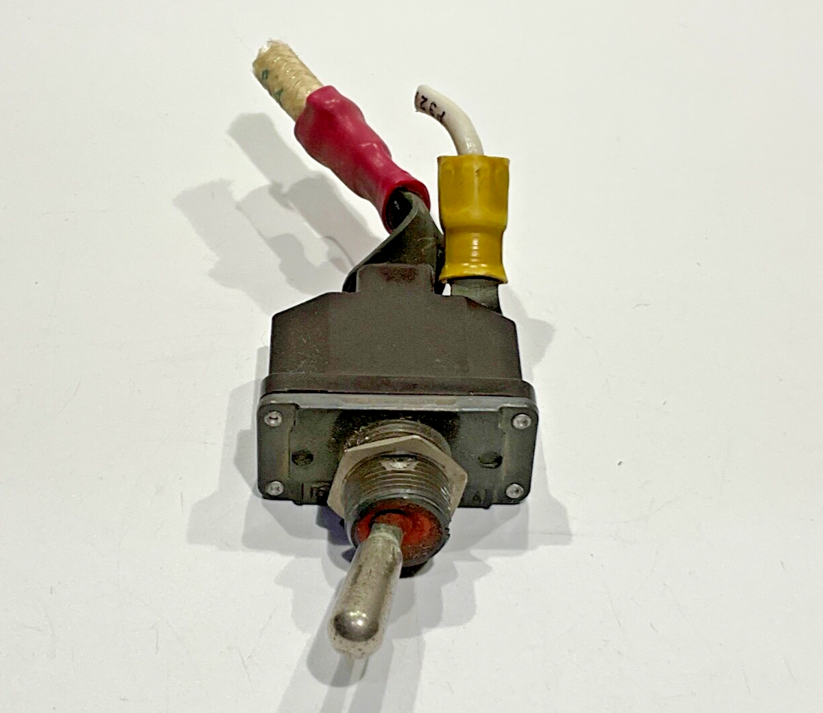 P/N: MS24523-23 / 8500K4 Toggle Switch (AR) - Duchess 76