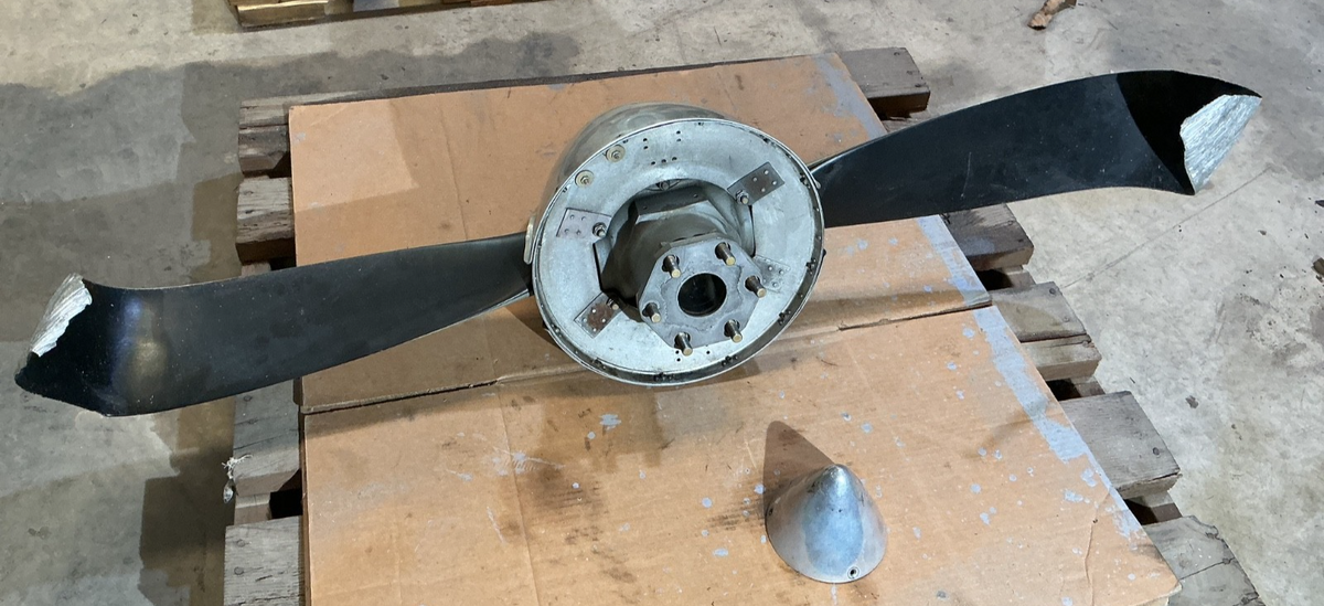 P/N: RH & LH Hartzell Propellers & Assembly from Beechcraft Duchess Model 76