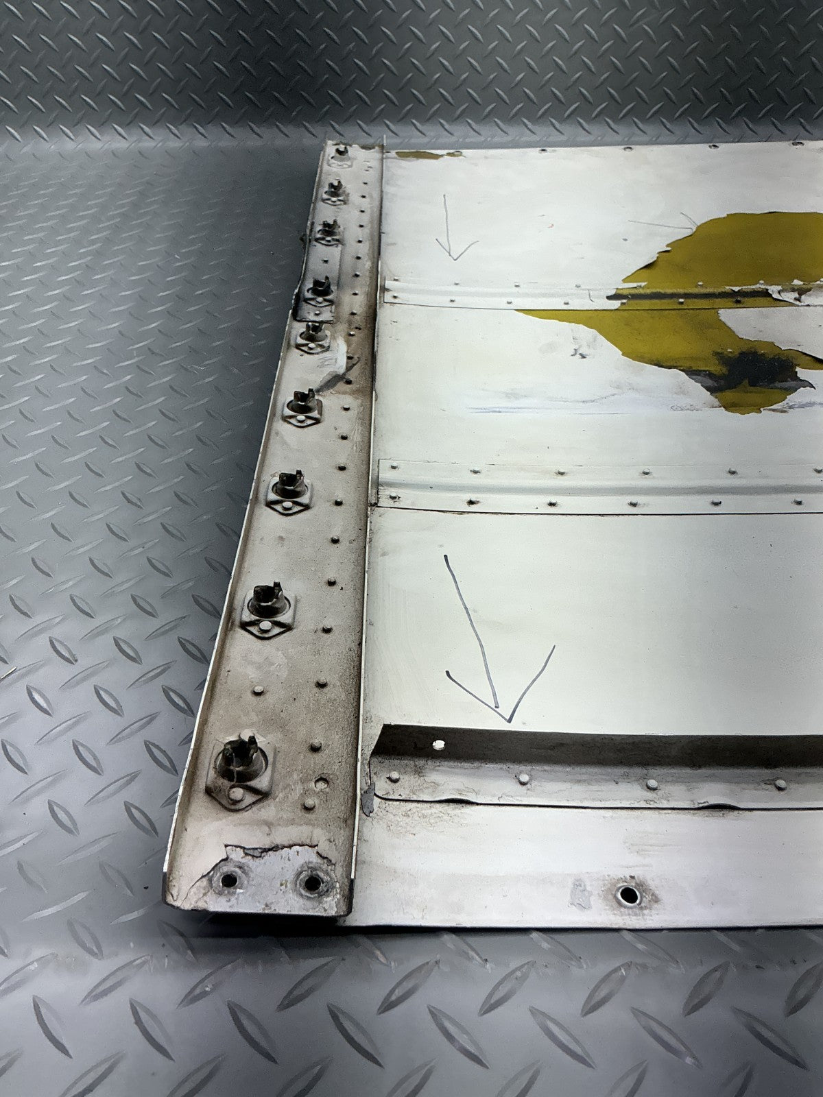P/N: 25250-02 Top Cowlings for 1969 Piper PA-30 Twin Comanche (AR)