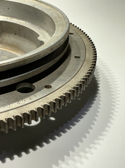 P/N: LW-11519 Lycoming Hub and LW-10551 Ring Gear - Gray Paint (AR)