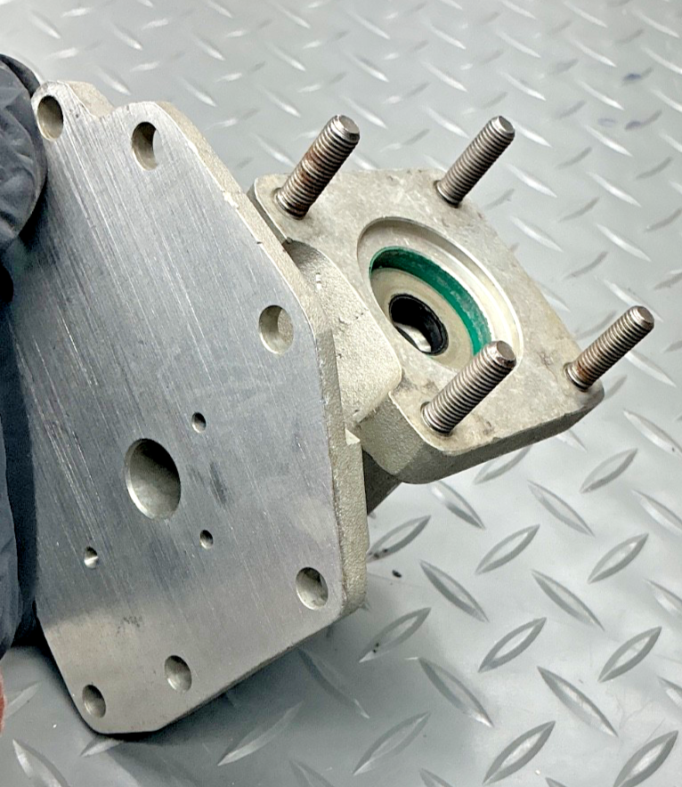 P/N: 641442 Continental Engine Tach Generator Housing (NE)