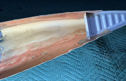 P/N: RH Wing Tip and Strobe Light Beechcraft Duchess Model 76 (AR)