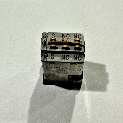 P/N: 1564-1 Aeroval Switch - Push Button Fault Warning (AR) - for one