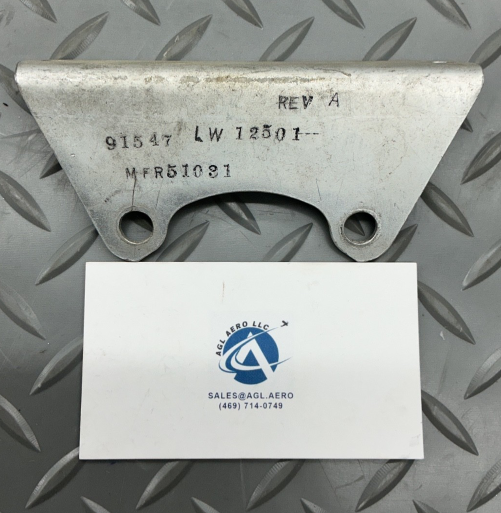 P/N: LW-12501 Lycoming Bracket (AR)