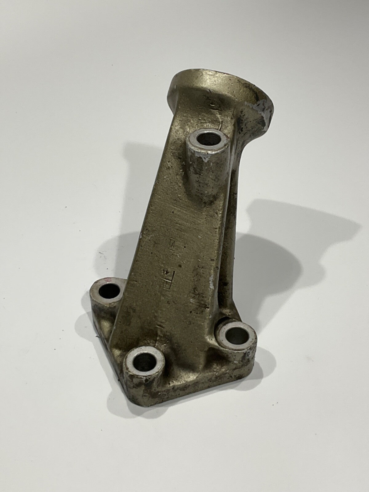 P/N: 630838 (Alt 630920) TCM - Engine Mount Bracket