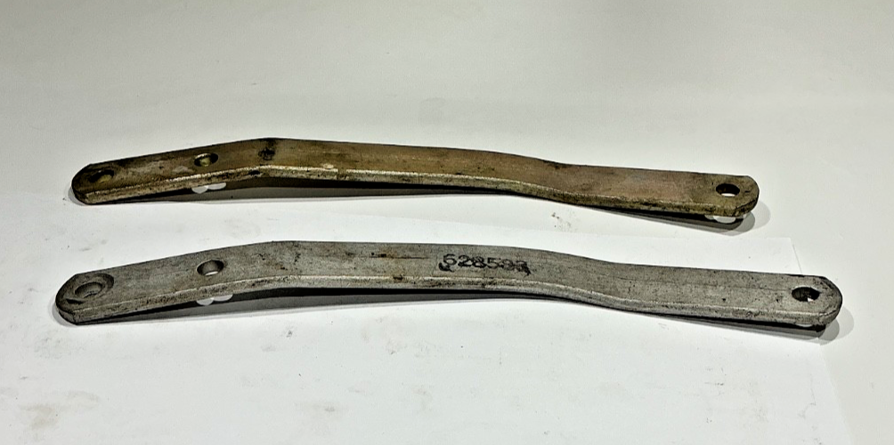 P/N: 628583 0923-744 Bracket (AR)