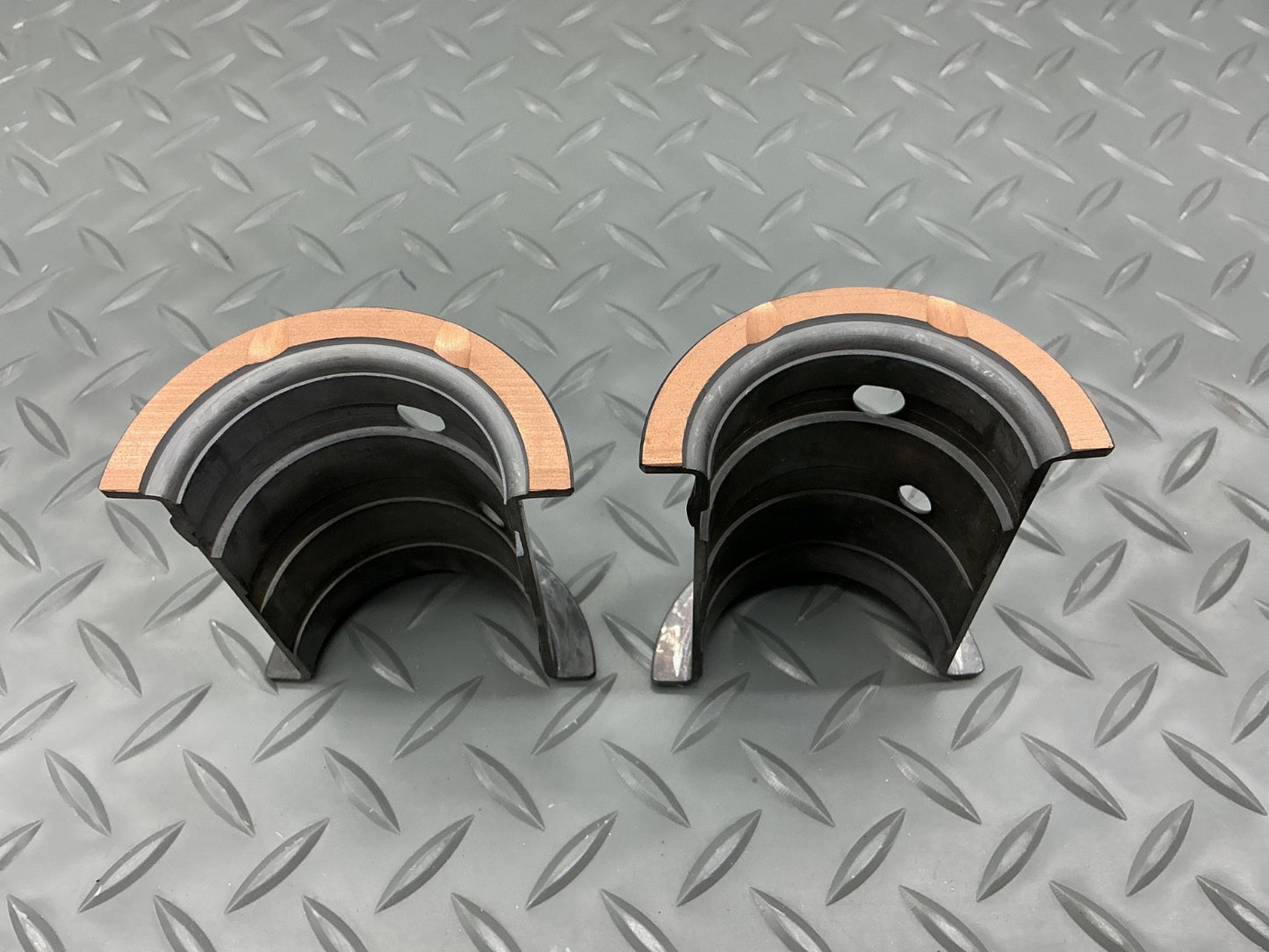 P/N: 627246 Continental Main Bearing Set - Set of 2 (NOS)