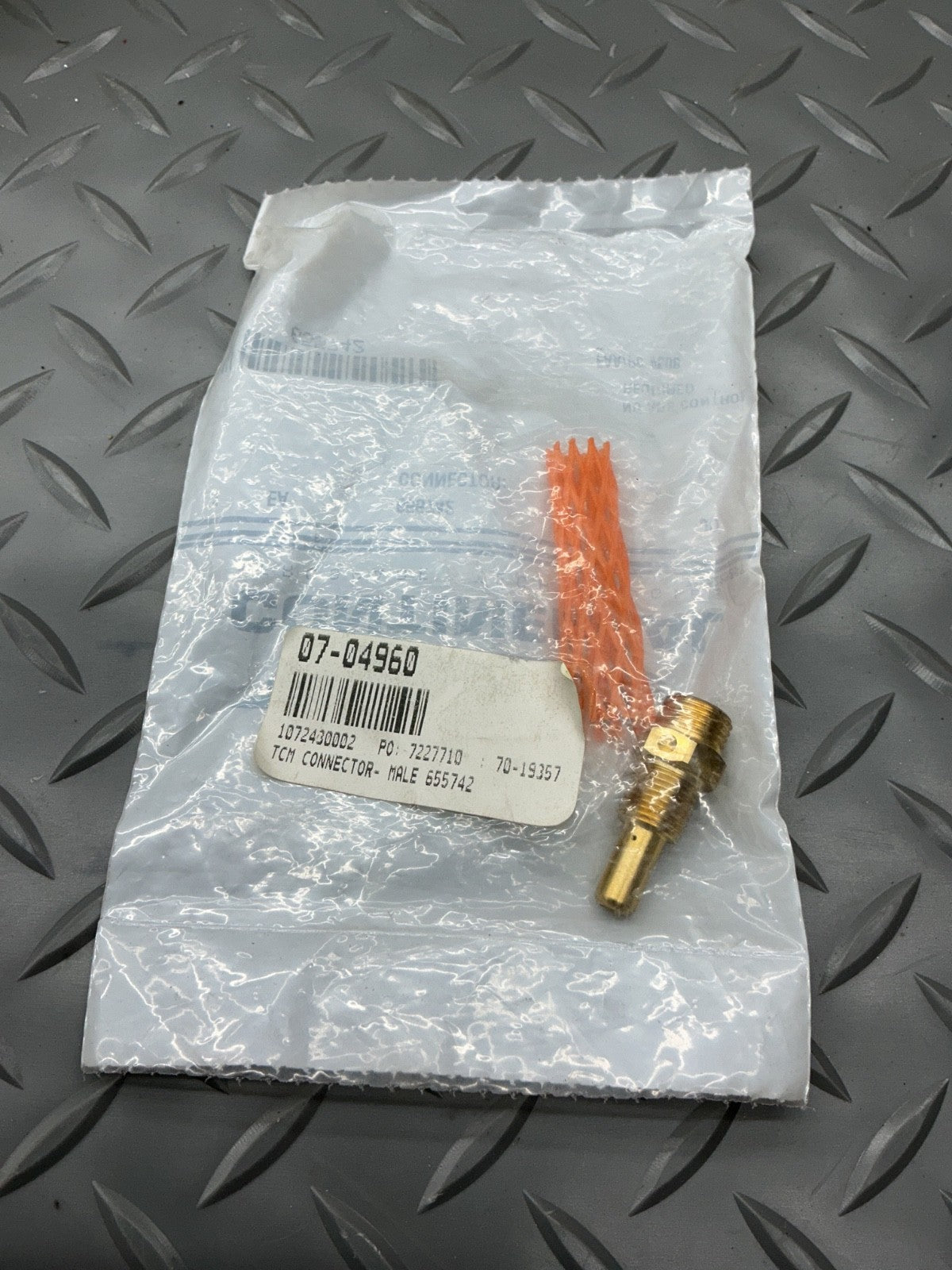 P/N: 655742 Continental Connector - Male (NE) - For One Connector