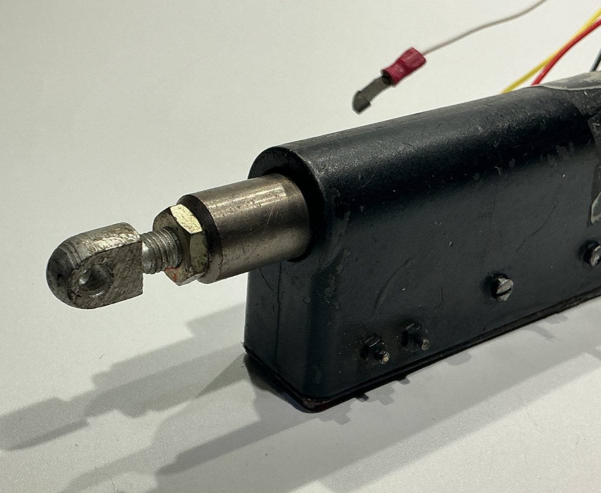 P/N: 109TH100-3 Flap Actuator (AR) - for one