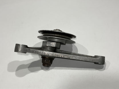 P/N:  LW-19262 Lycoming Pulley & Shaft Assy with LW-18759 Bracket (AR)