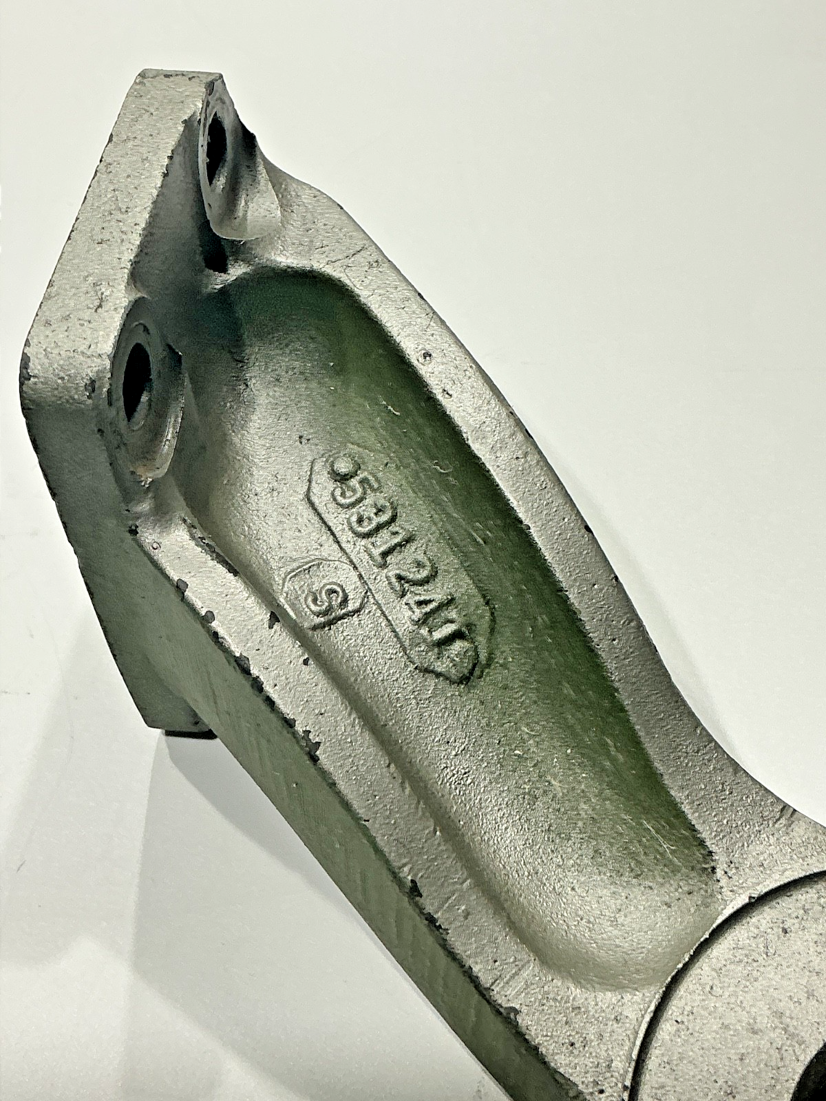 P/N: 531241 Continental Bracket Engine Mount Fwd LH (AR)