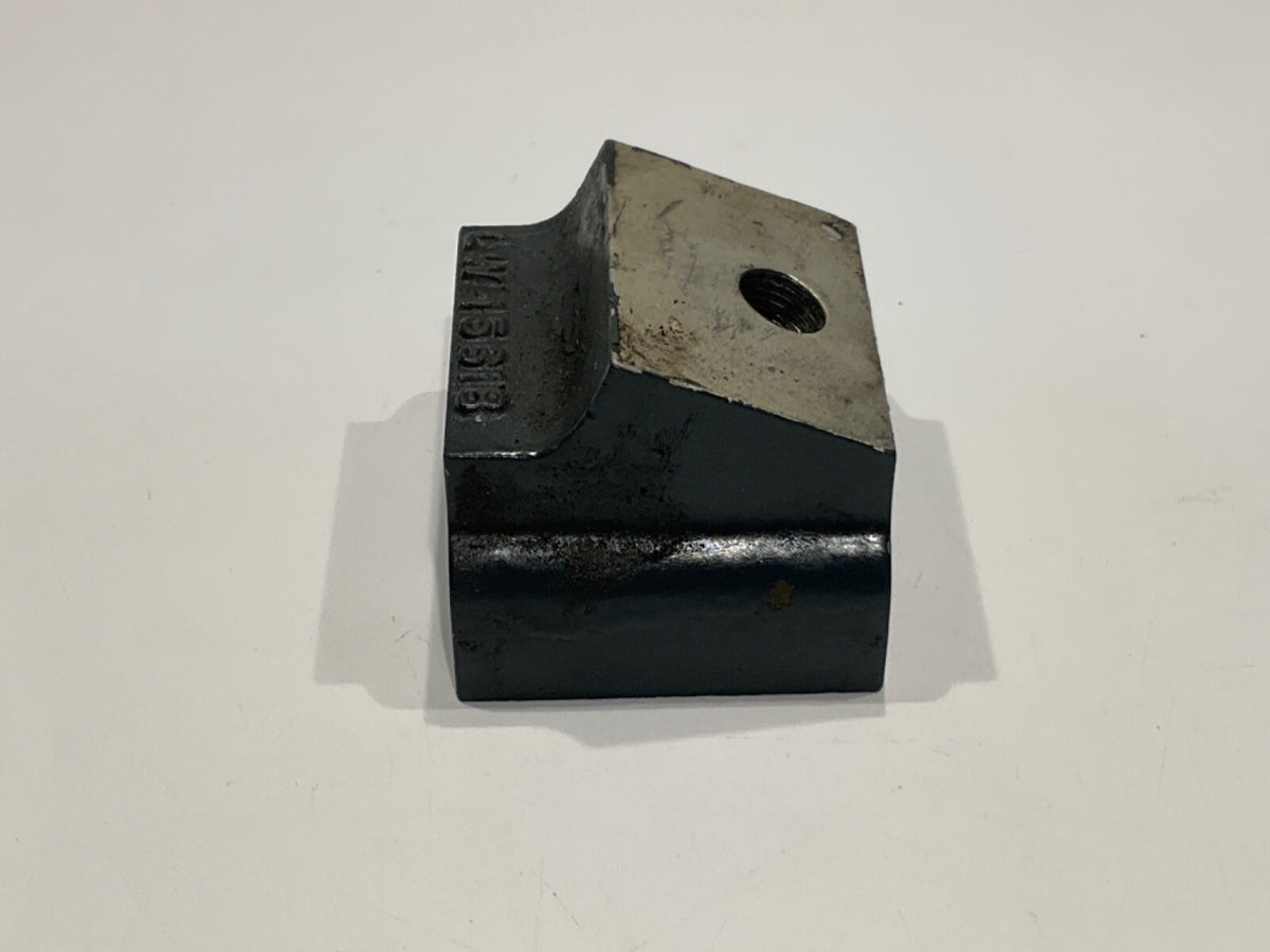 P/N: LW-15618 Lycoming Mounting Bracket (AR)