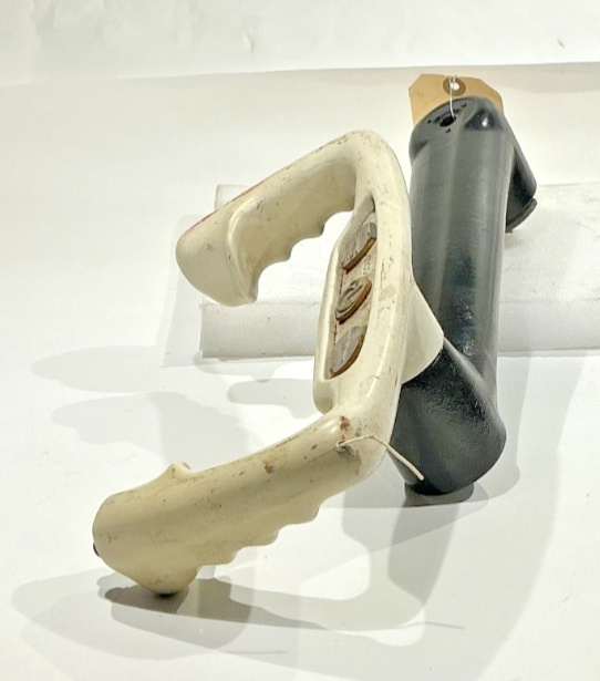 P/N:  35-524087 Beechcraft Throw over Yoke (AR) - for one