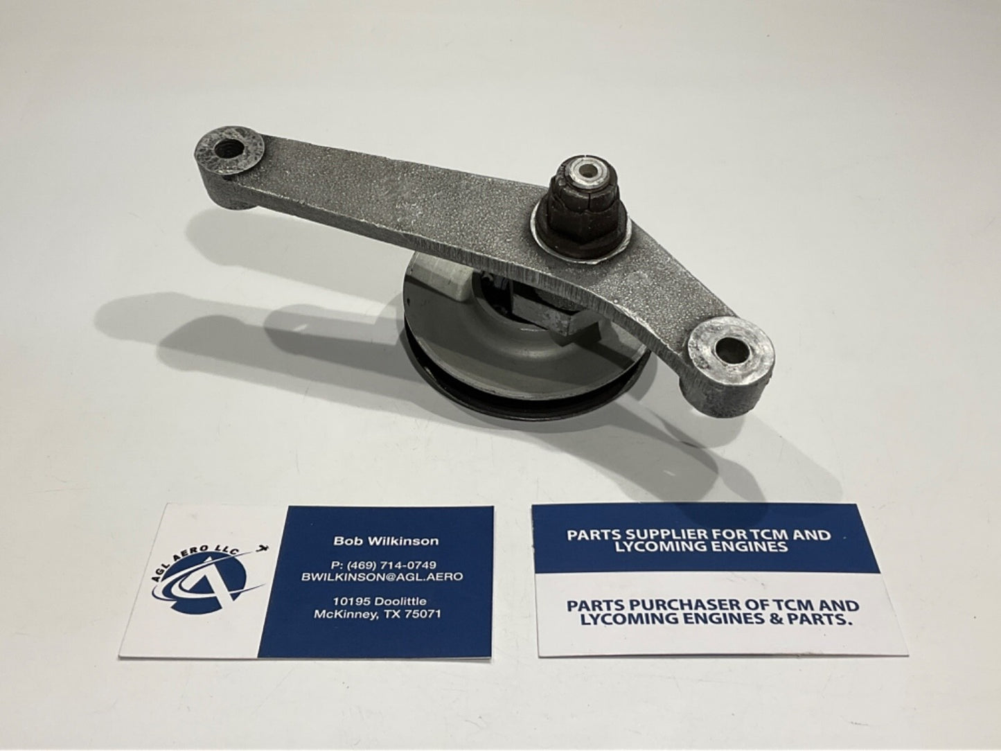 P/N:  LW-19262 Lycoming Pulley & Shaft Assy with LW-18759 Bracket (AR)