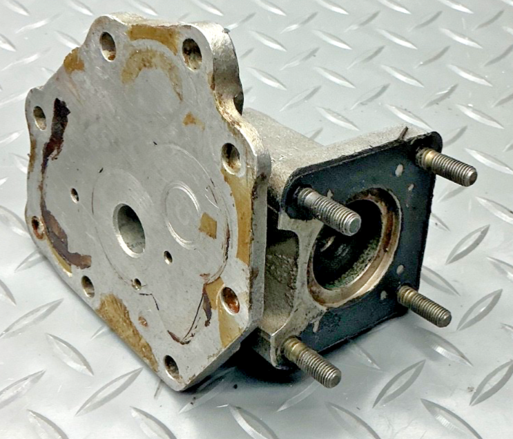 P/N: 641442 Continental Engine Tach Generator Housing (AR)