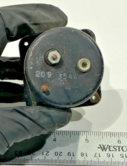 P/N: C664508-0101  Cessna Clock (AR)