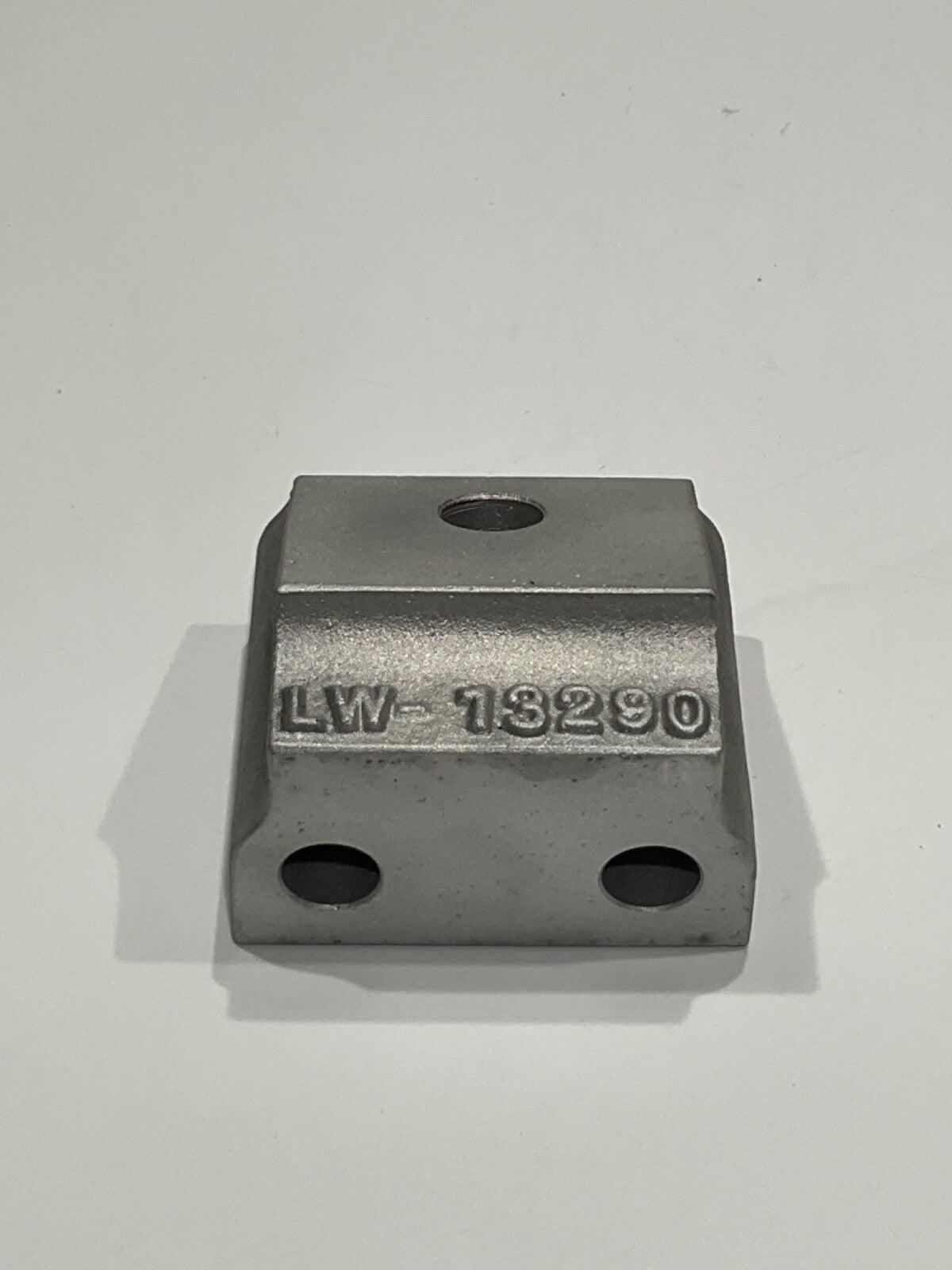 P/N: LW-12390 Engine Mount Bracket (RD)