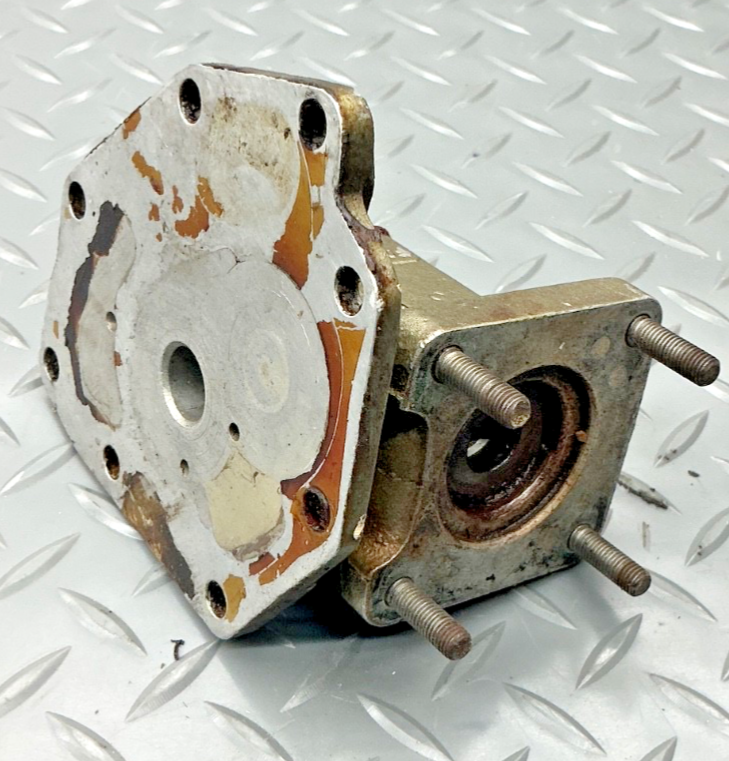 P/N: 641442 Continental Engine Tach Generator Housing (AR)
