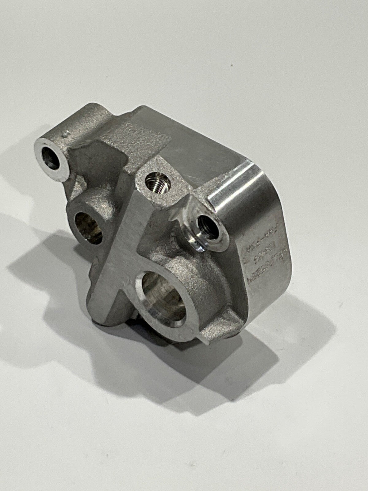 P/N: AEL78528	Oil Pump Housing (New)