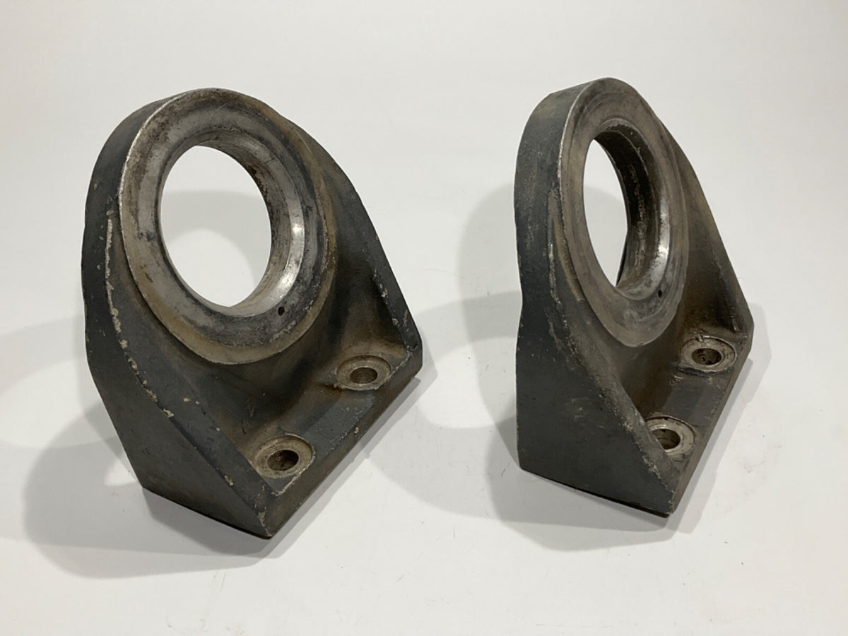 P/N: 72306	Lycoming Engine Mount Bracket - with dowels style (AR) (for one)