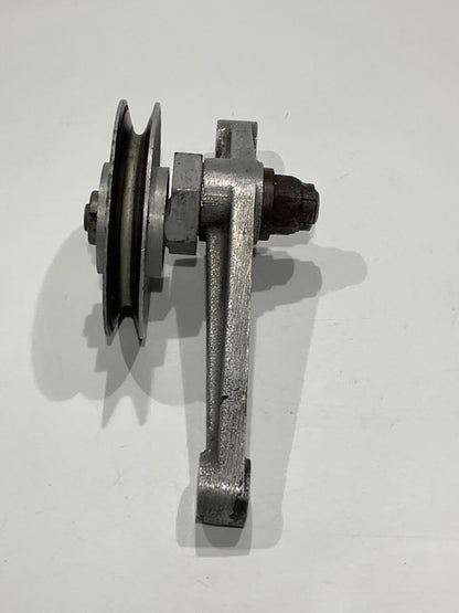 P/N:  LW-19262 Lycoming Pulley & Shaft Assy with LW-18759 Bracket (AR)