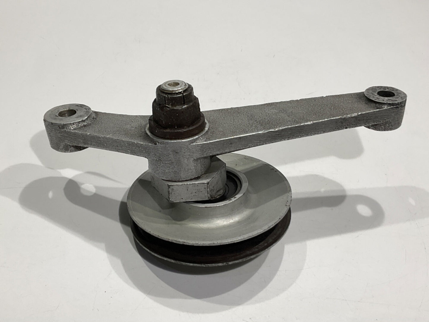 P/N:  LW-19262 Lycoming Pulley & Shaft Assy with LW-18759 Bracket (AR)