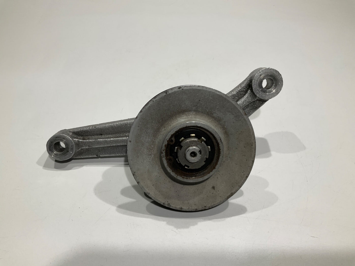 P/N:  LW-19262 Lycoming Pulley & Shaft Assy with LW-18759 Bracket (AR)