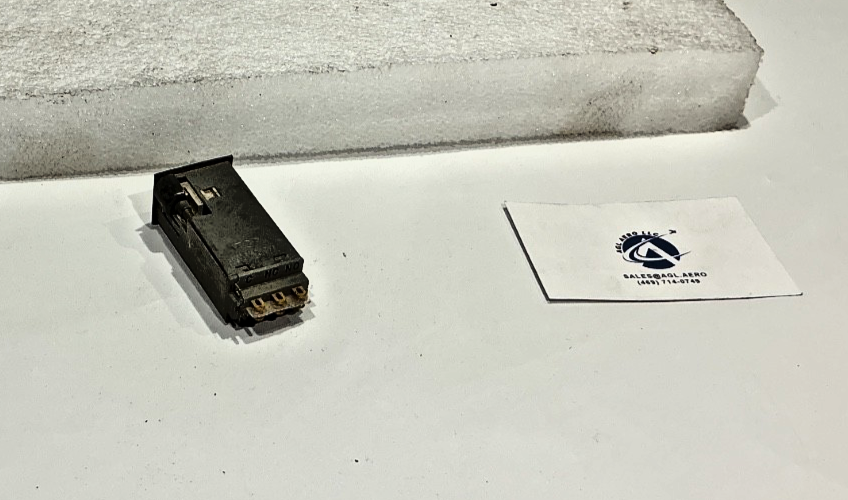 P/N: 1564-1 Aeroval Switch - Push Button Fault Warning (AR) - for one