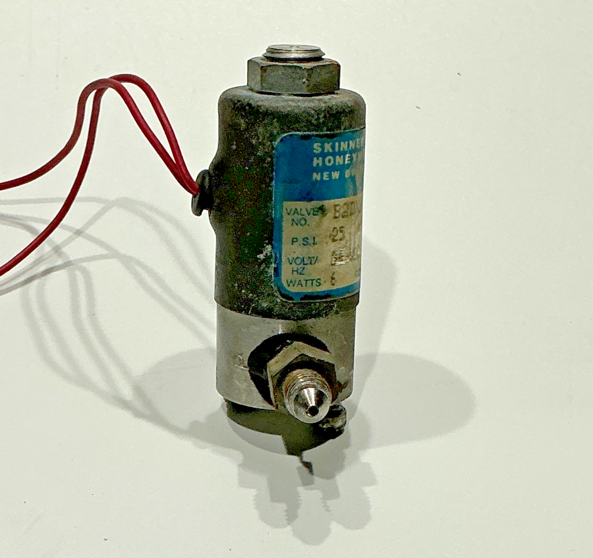 P/N: B2DX62 Skinner Valve (AR)