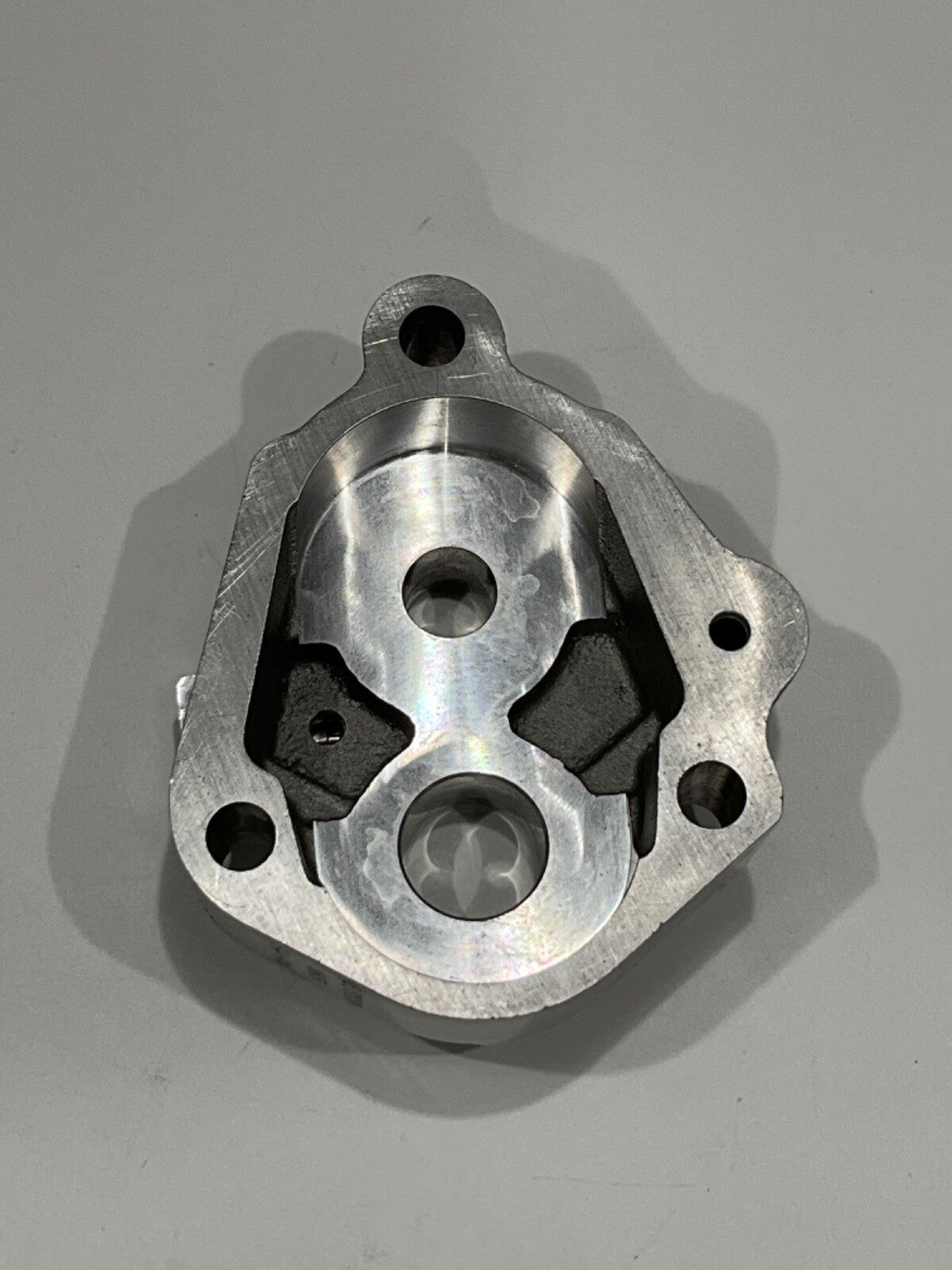 P/N: AEL78528	Oil Pump Housing (New)