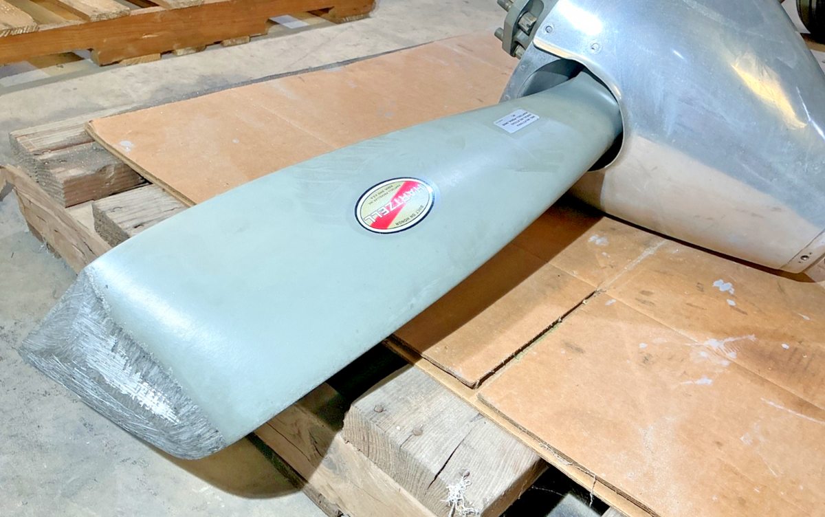 P/N: RH & LH Hartzell Propellers & Assembly from Beechcraft Duchess Model 76
