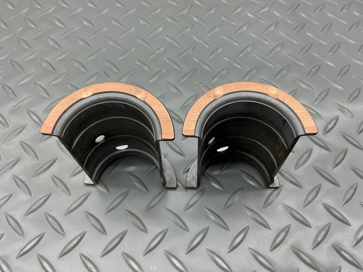 P/N: 627246 Continental Main Bearing Set - Set of 2 (NOS)