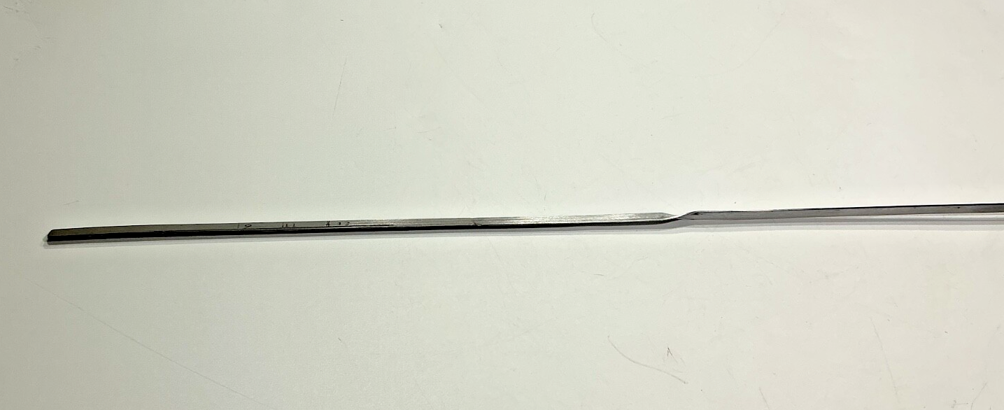 P/N: 635160-1 Cessna 411 Dipstick 13 Qt - RH (AR)