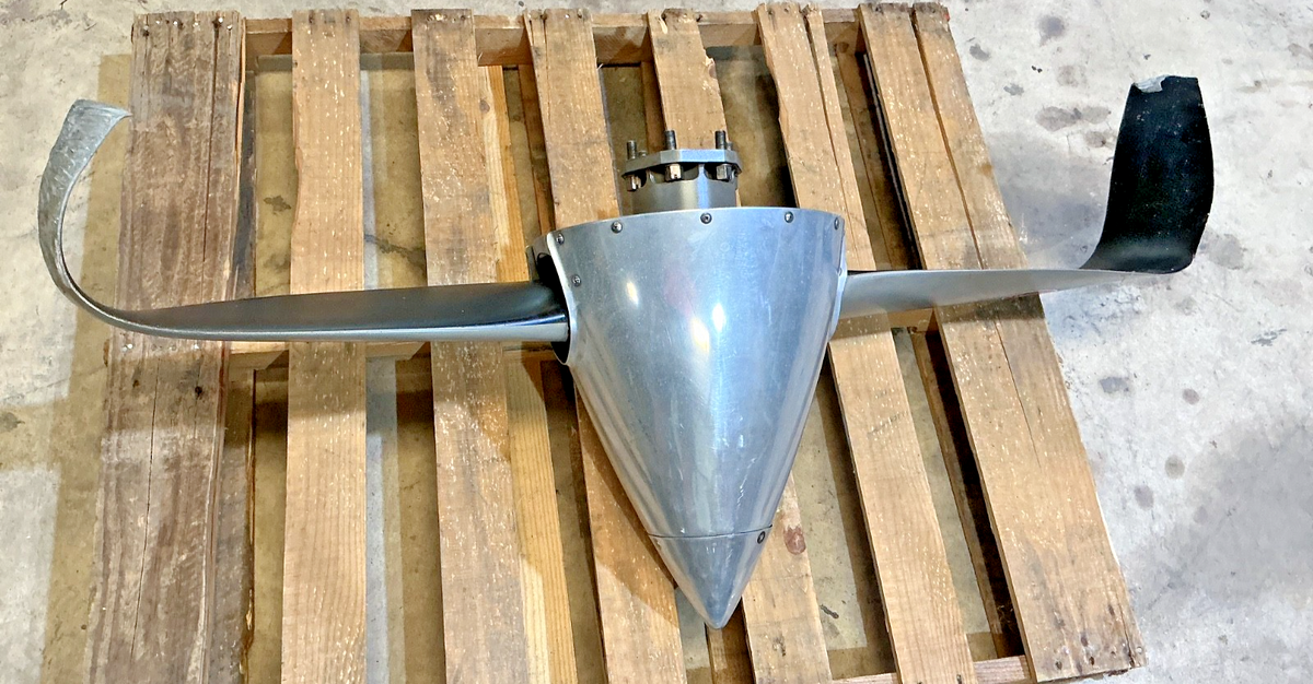 P/N: RH & LH Hartzell Propellers & Assembly from Beechcraft Duchess Model 76