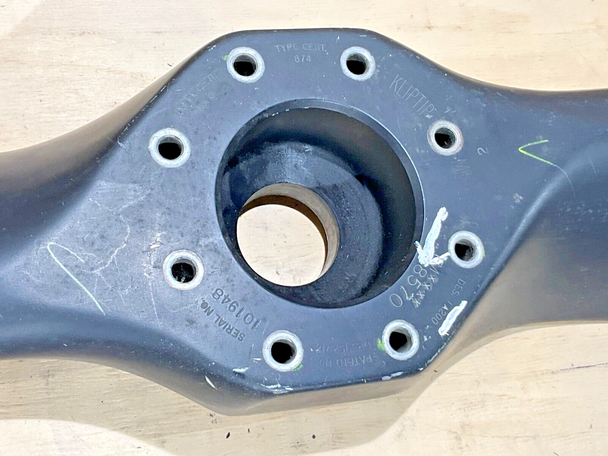 P/N: 1A200FM8570 McCauley Propeller - Fixed Pitch (AR)