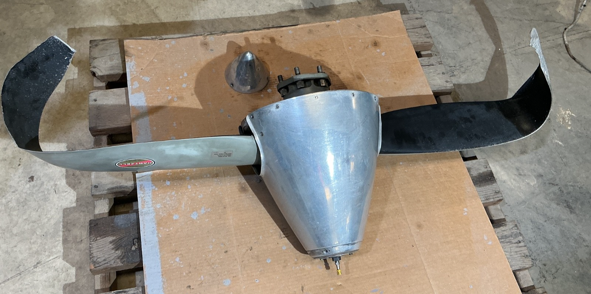 P/N: RH & LH Hartzell Propellers & Assembly from Beechcraft Duchess Model 76