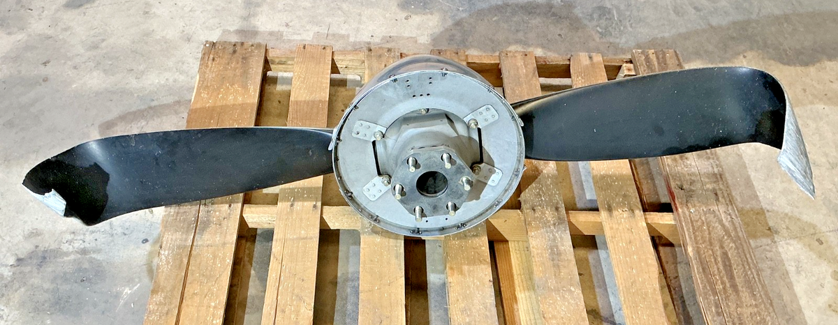 P/N: RH & LH Hartzell Propellers & Assembly from Beechcraft Duchess Model 76